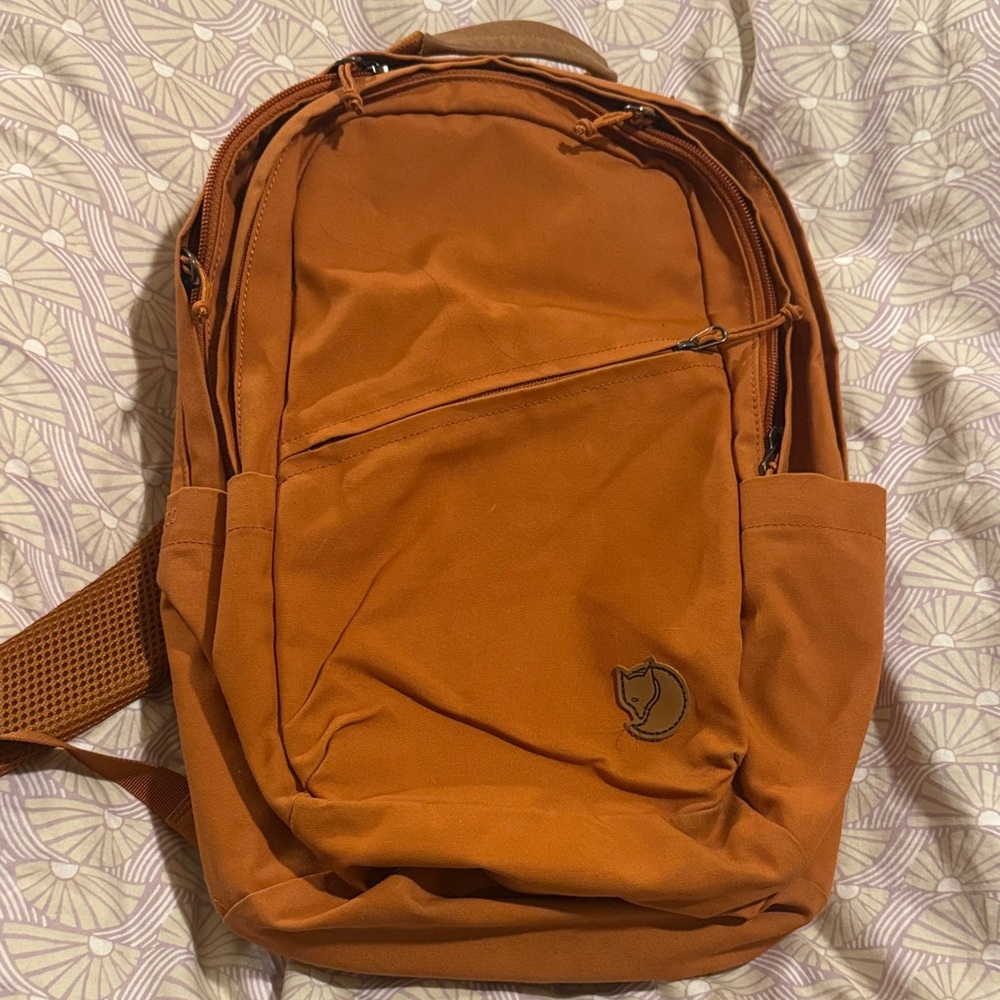 Raven 28 Fjallraven Kanken-style Backpack in Rust Orange